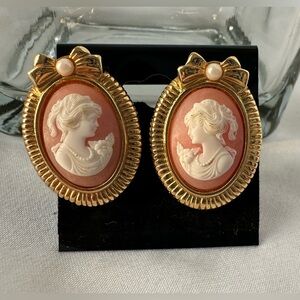 Vintage Pastel Pink Cameo Silhouette Faux Pearl Gold Tone Clip On Earrings